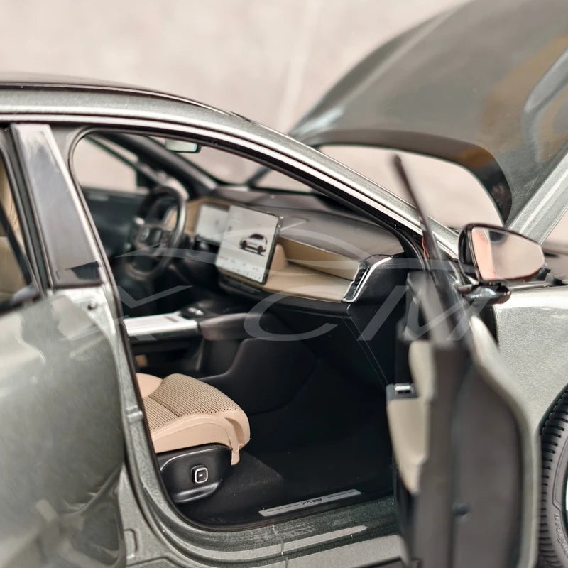 1/18 Diecast Model Car Model XC70 Gifts for Collectors