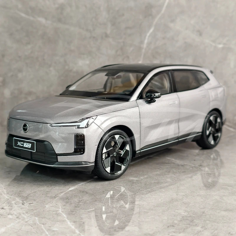1/18 Diecast Model Car Model XC70 Gifts for Collectors
