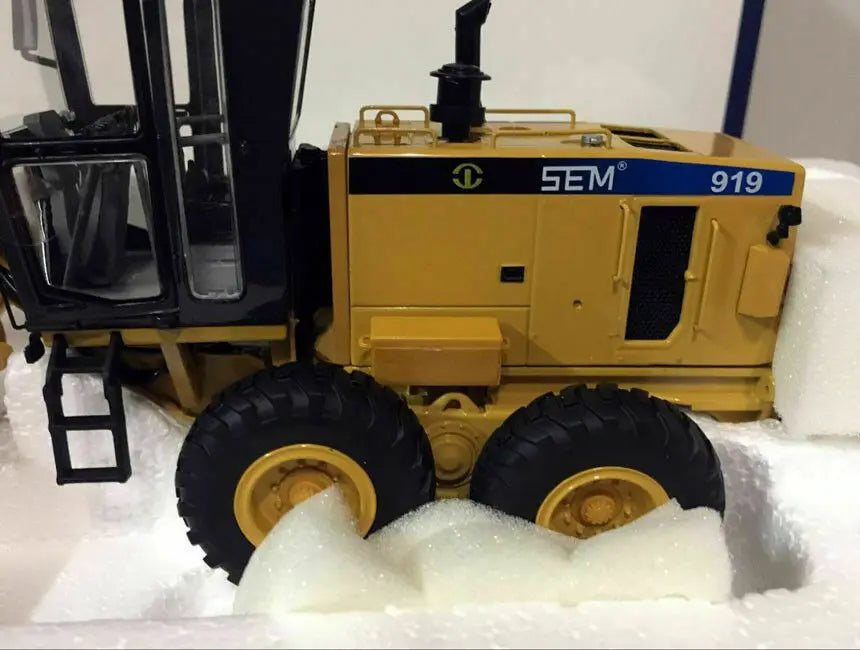 SG Model SEM919 Motor Grader Construction Machinery 1/35 Scale DieCast Model New